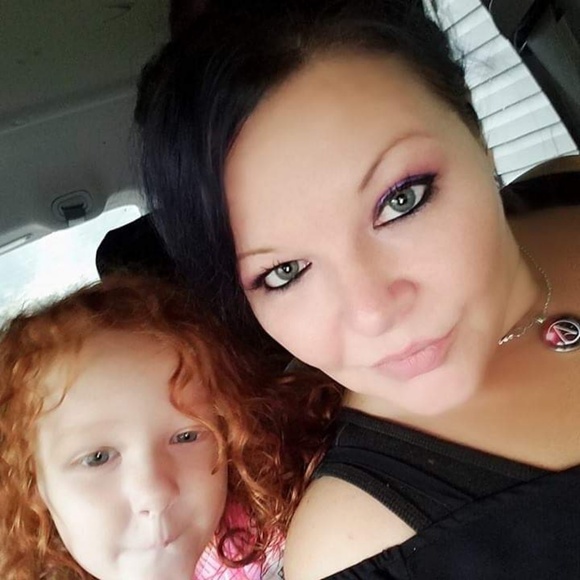 Meet your Posher, Sandi - Picture 3 of 3